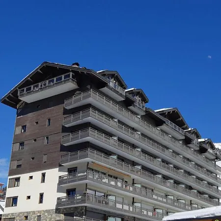 Familial Renove Au Pied Des Pistes Avec Grand Balcon Et Parking - Moriond - Fr-1-664-20 *