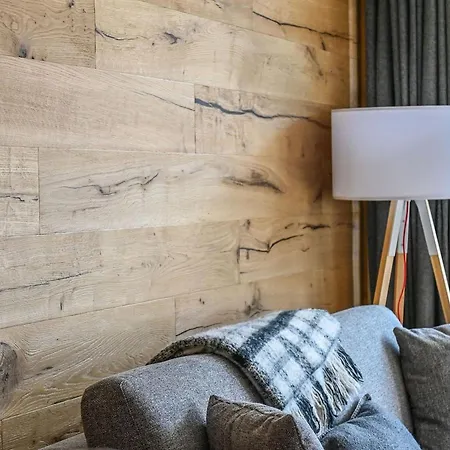 Familial Renove Au Pied Des Pistes Avec Grand Balcon Et Parking - Moriond - Fr-1-664-20 Apartment Courchevel