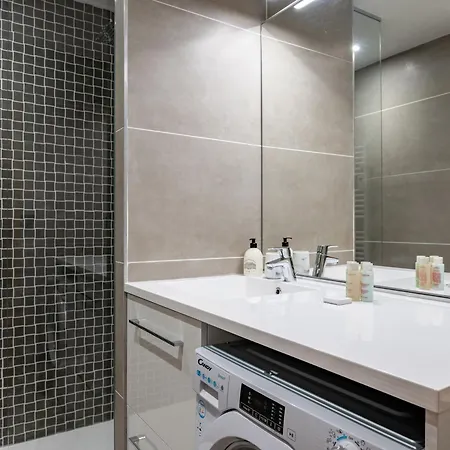 Familial Renove Au Pied Des Pistes Avec Grand Balcon Et Parking - Moriond - Fr-1-664-20 Apartment
